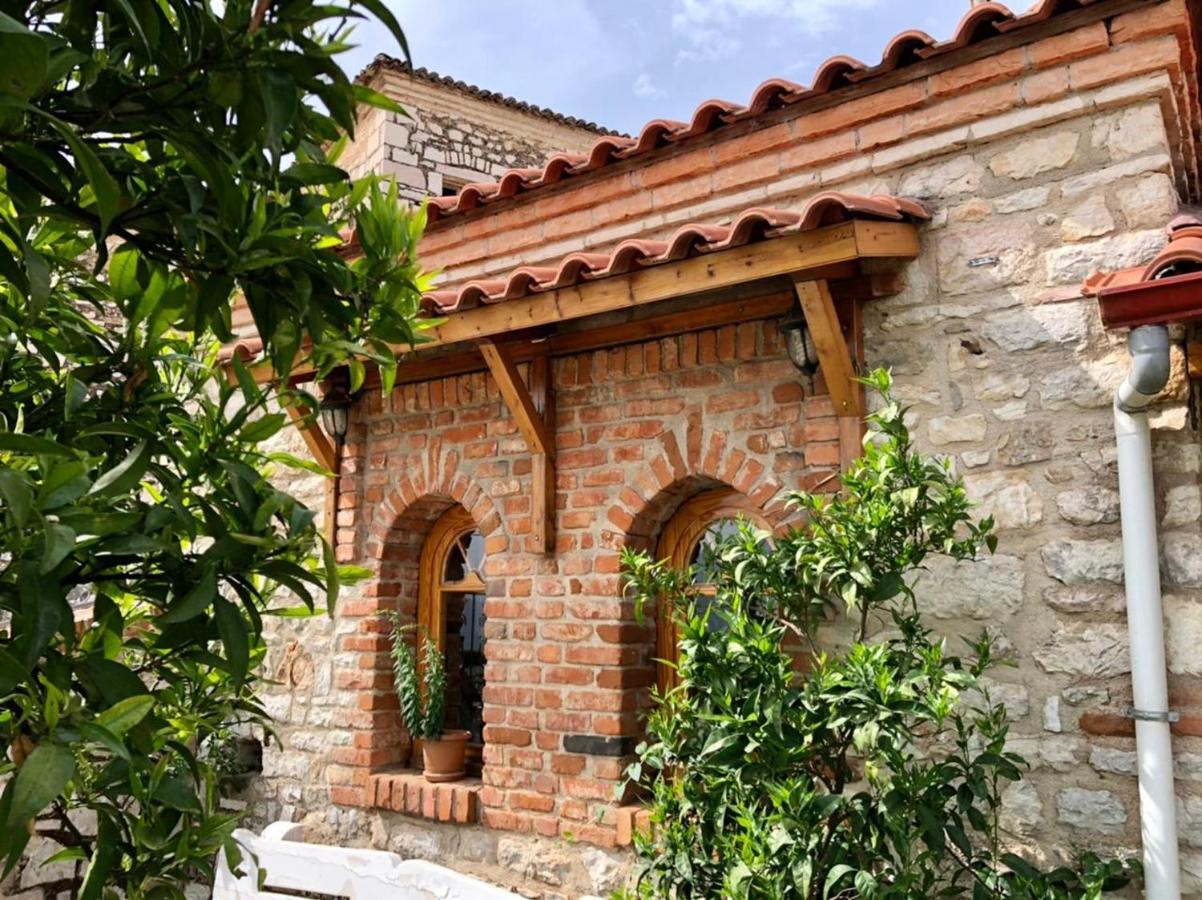 Villa Muzhaqi Nivice Exterior photo